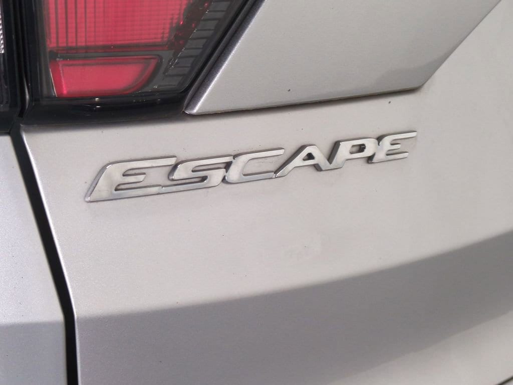 2017 Ford Escape Titanium 12