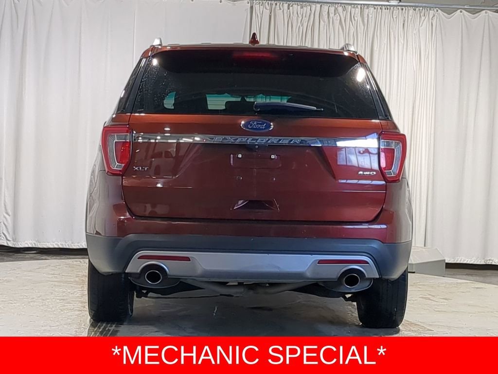 Thumbnail: 2016 Ford Explorer - 13