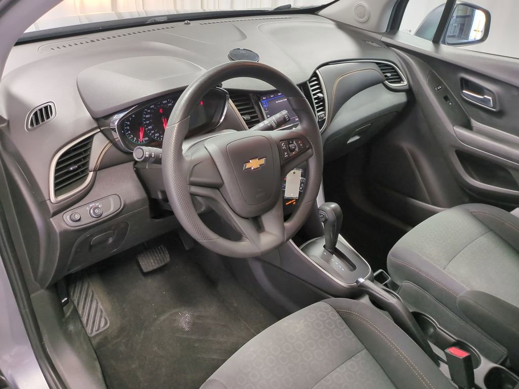 2020 Chevrolet Trax LS 12