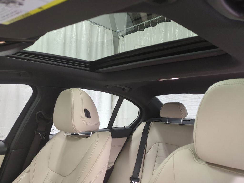 Thumbnail: 2021 BMW 3 Series - 29