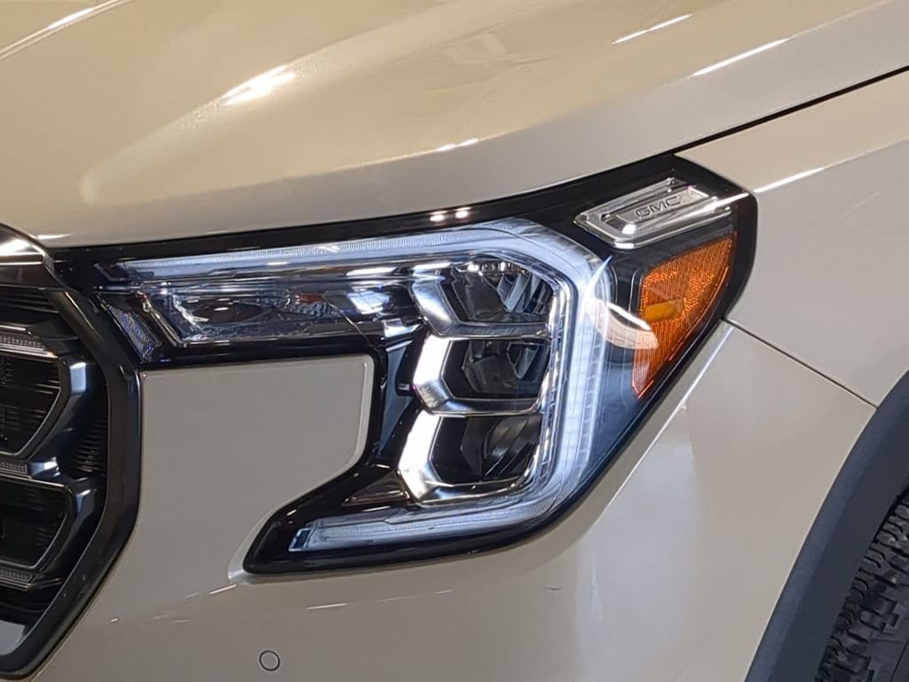 Thumbnail: 2023 GMC Terrain - 11