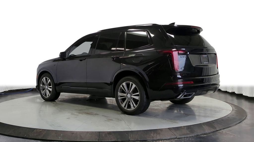 Thumbnail: 2021 Cadillac XT6 - 8