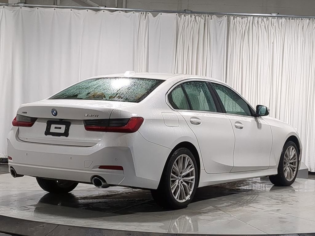 Thumbnail: 2024 BMW 3 Series - 17