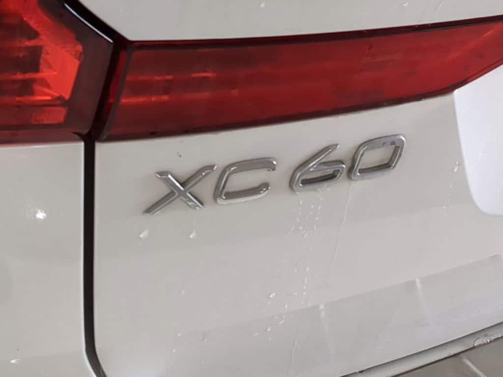 Thumbnail: 2020 Volvo XC60 - 20