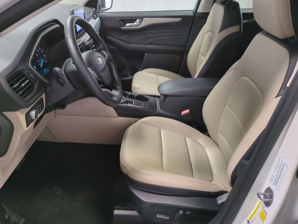 2021 Ford Escape SEL 17