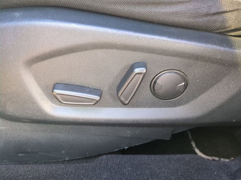 Thumbnail: 2019 Ford Explorer - 10