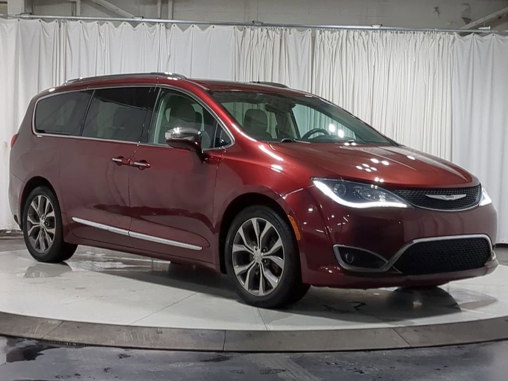 Thumbnail: 2017 Chrysler Pacifica - 20