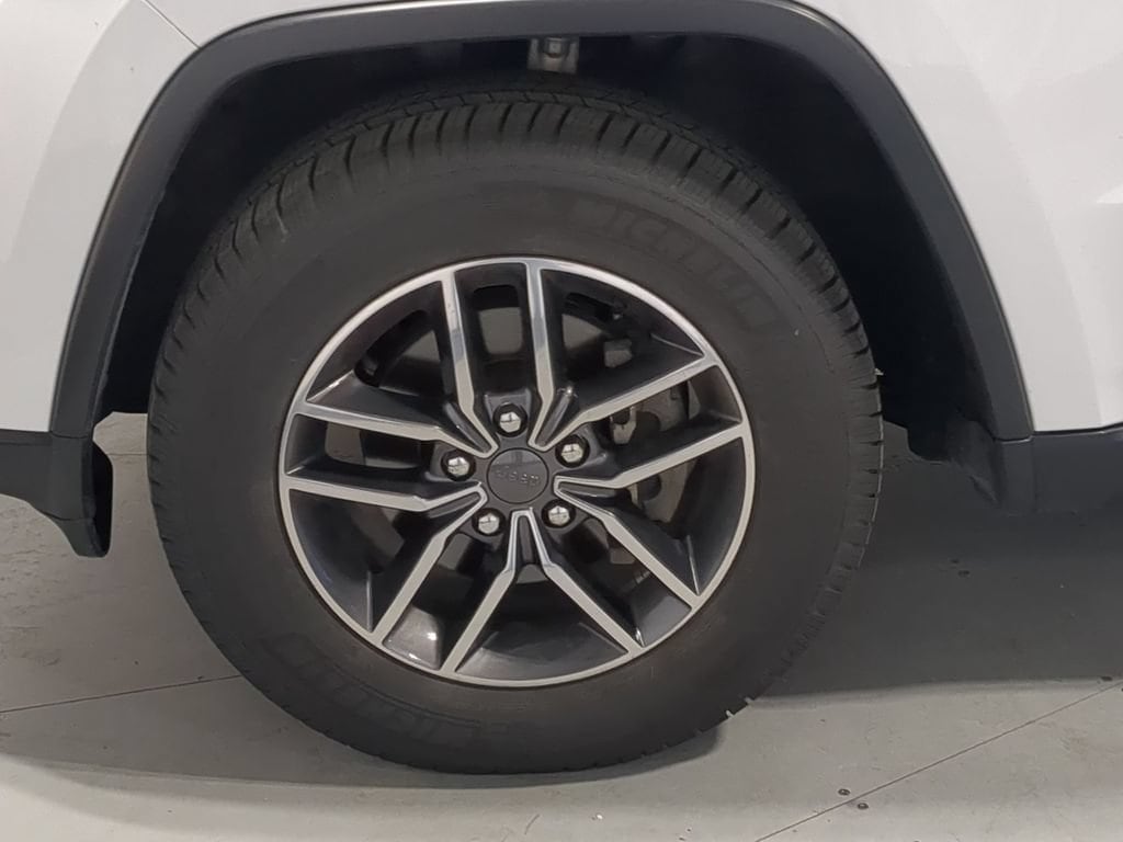 Thumbnail: 2019 Jeep Grand Cherokee - 17