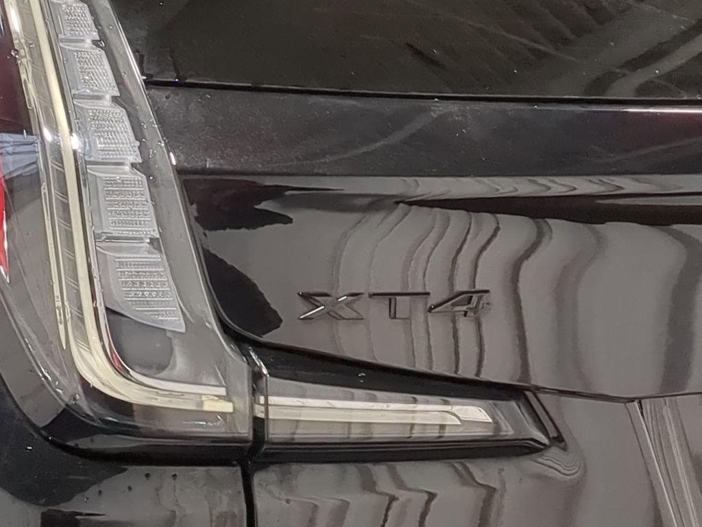 Thumbnail: 2023 Cadillac XT4 - 24