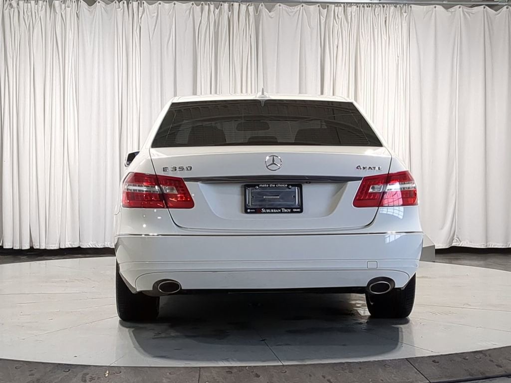 Thumbnail: 2011 Mercedes-Benz E-Class - 15