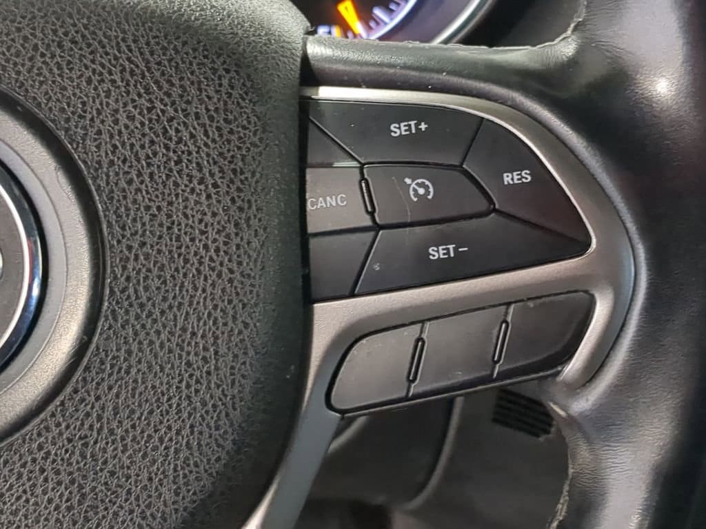 Thumbnail: 2018 Jeep Grand Cherokee - 31