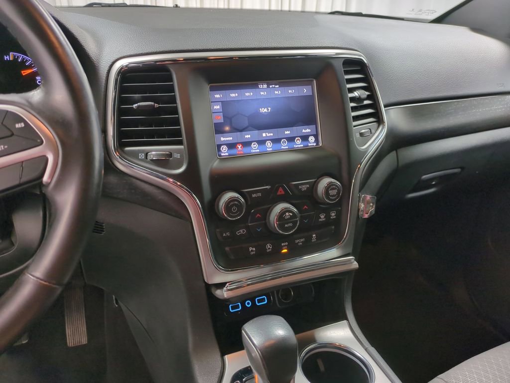 2018 Jeep Grand Cherokee Laredo 30