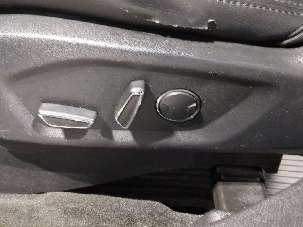 Thumbnail: 2016 Ford Explorer - 30