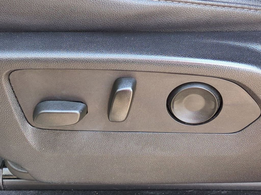 Thumbnail: 2022 Chevrolet Suburban - 18