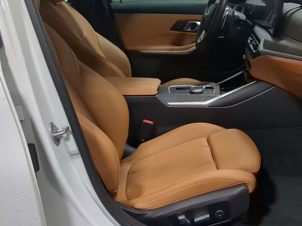 Thumbnail: 2024 BMW 3 Series - 38