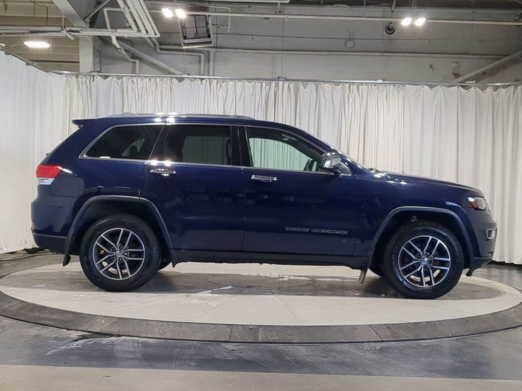 Thumbnail: 2018 Jeep Grand Cherokee - 15