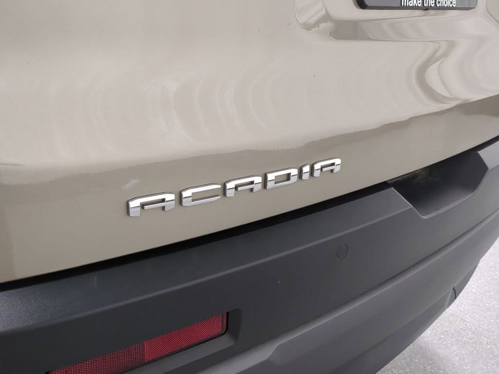 Thumbnail: 2022 GMC Acadia - 16