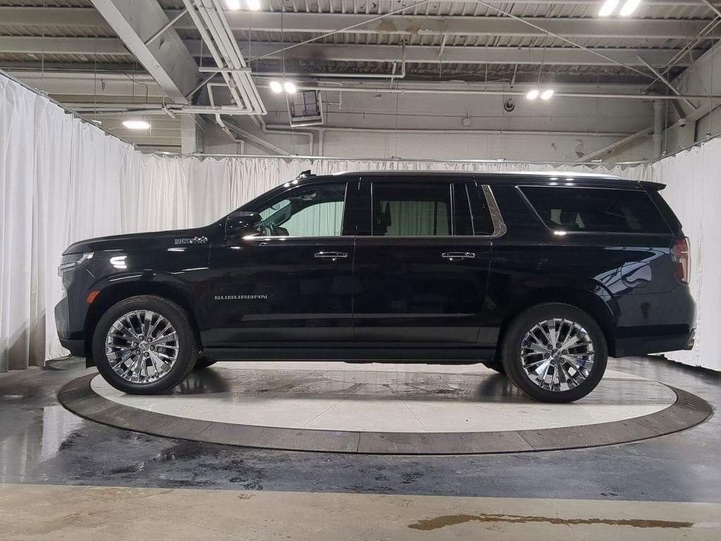 Thumbnail: 2021 Chevrolet Suburban - 14