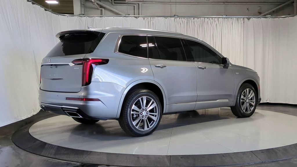 Thumbnail: 2025 Cadillac XT6 - 8
