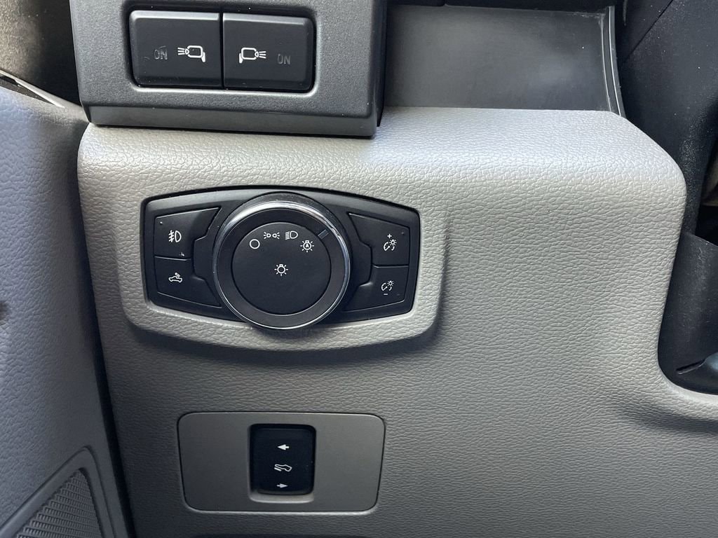 Thumbnail: 2017 Ford Econoline - 34