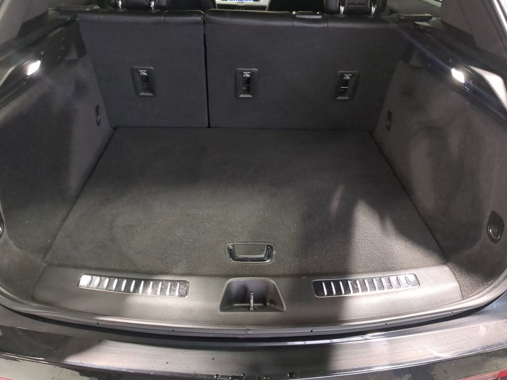 Thumbnail: 2023 Cadillac XT4 - 46