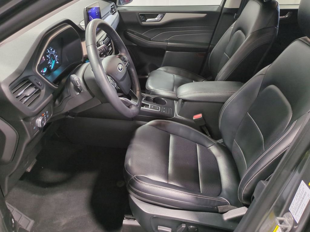 Thumbnail: 2022 Ford Escape - 18