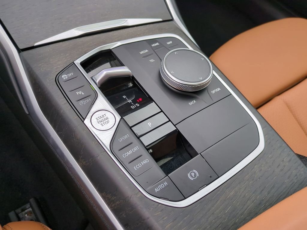 Thumbnail: 2024 BMW 3 Series - 35