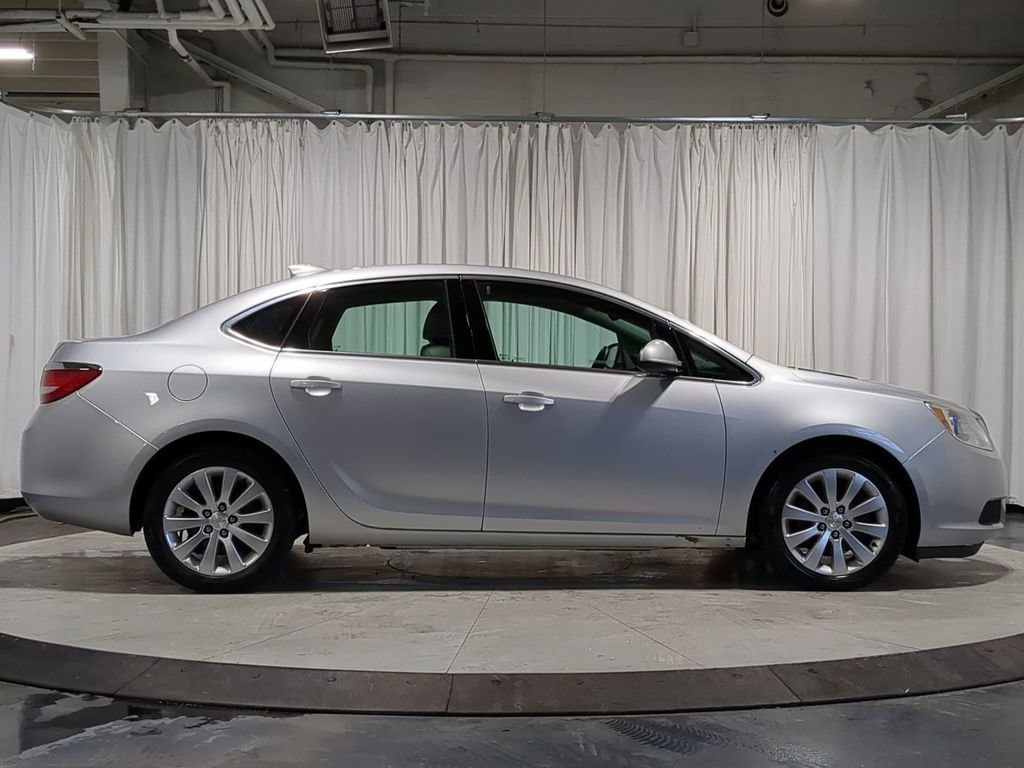 Thumbnail: 2016 Buick Verano - 17