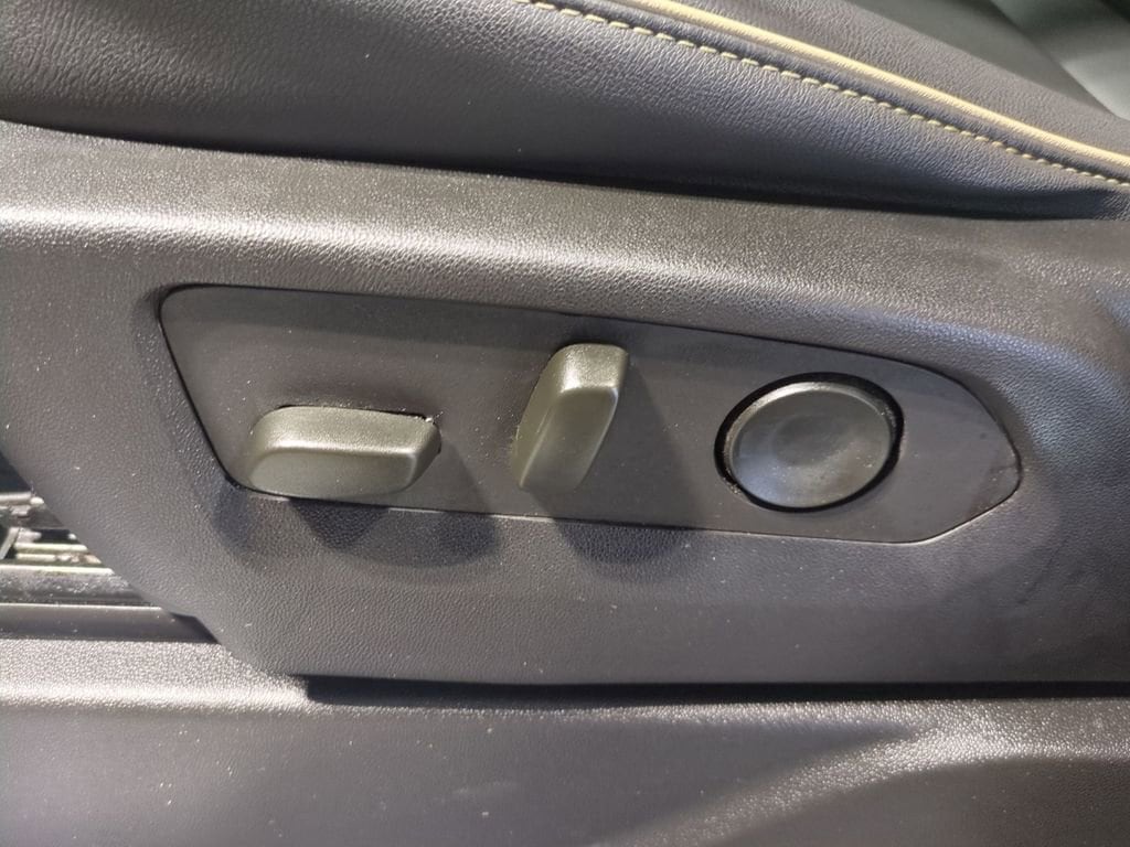 Thumbnail: 2023 GMC Yukon - 17