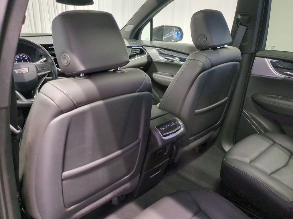 Thumbnail: 2023 Cadillac XT6 - 22