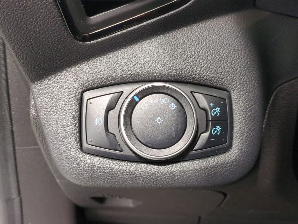 Thumbnail: 2015 Ford Escape - 35