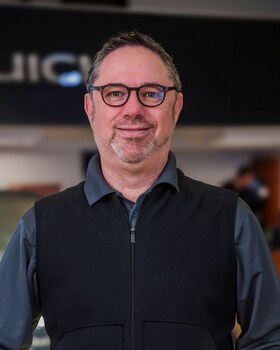 Staff member Sean Sanders from ID_55f46d