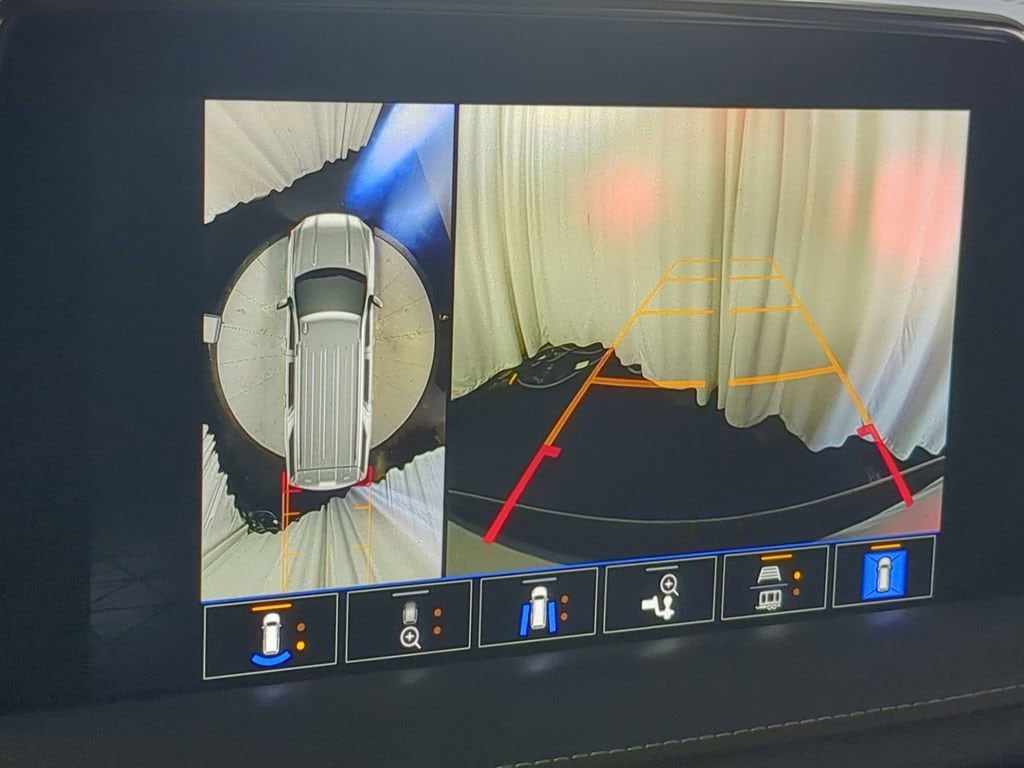 Thumbnail: 2023 GMC Yukon XL - 28