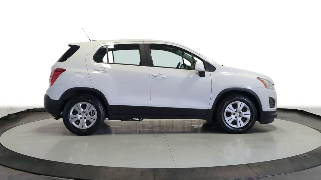 Thumbnail: 2016 Chevrolet Trax - 11