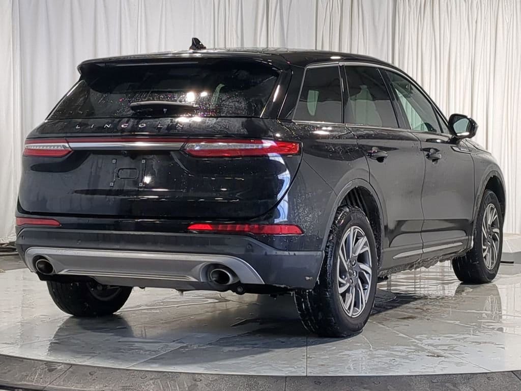 Thumbnail: 2023 Lincoln Corsair - 17