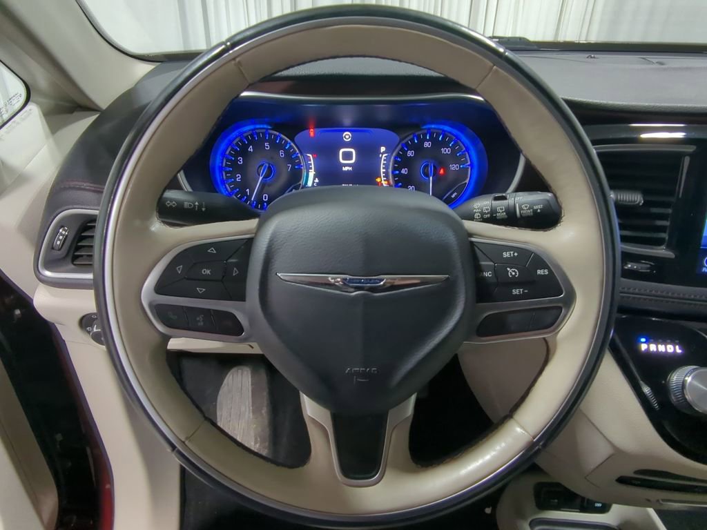 Thumbnail: 2017 Chrysler Pacifica - 40