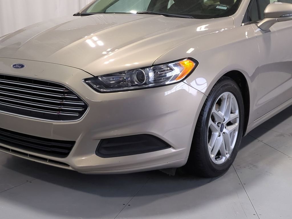 Thumbnail: 2015 Ford Fusion - 14