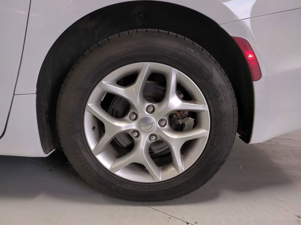 2020 Chrysler Pacifica Limited 12