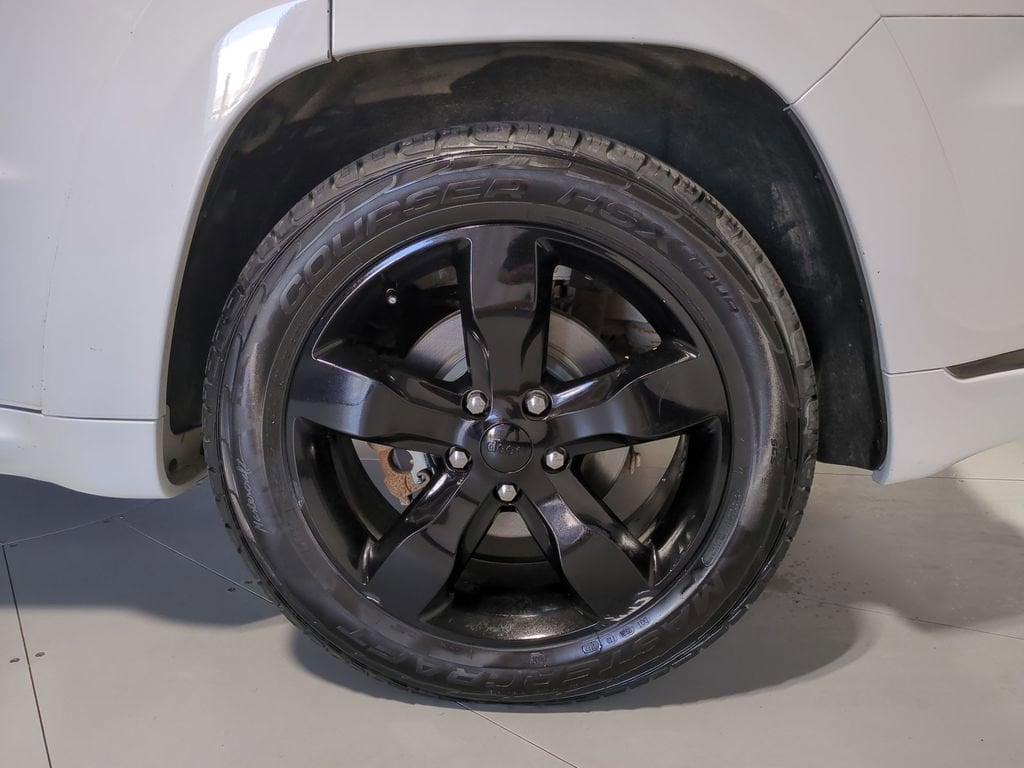 Thumbnail: 2015 Jeep Grand Cherokee - 16