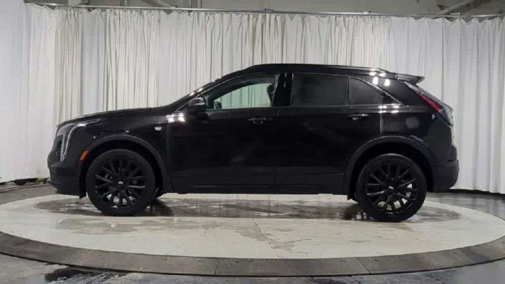 Thumbnail: 2023 Cadillac XT4 - 6