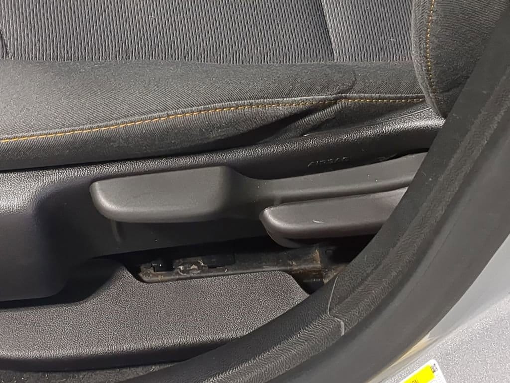 Thumbnail: 2019 Chevrolet Cruze - 20