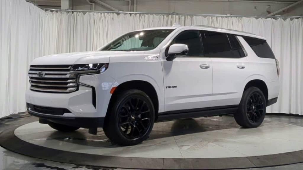 Thumbnail: 2023 Chevrolet Tahoe - 5