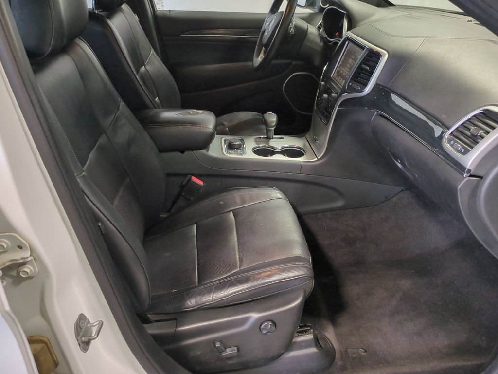Thumbnail: 2015 Jeep Grand Cherokee - 24