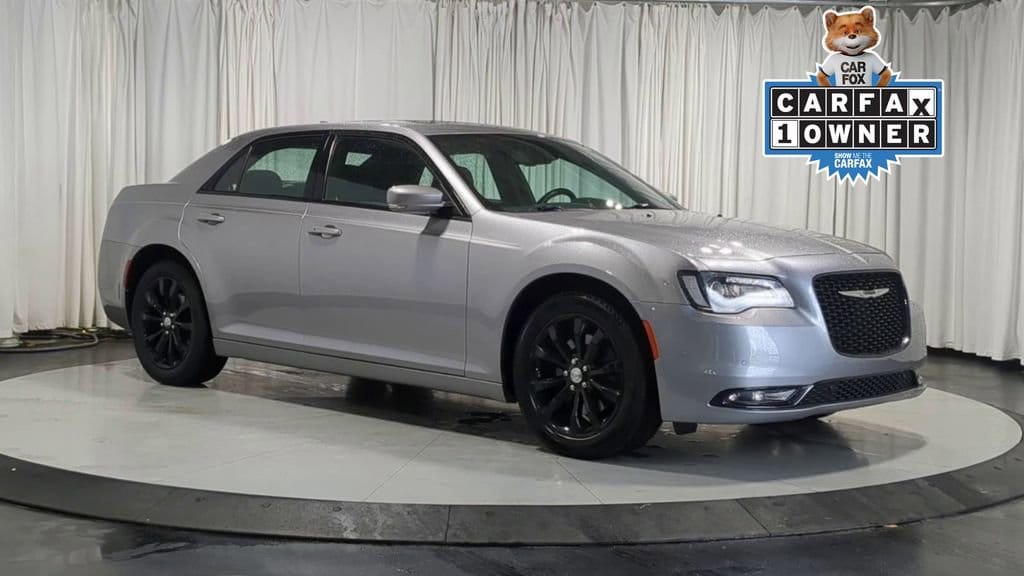 Thumbnail: 2018 Chrysler 300 - 2