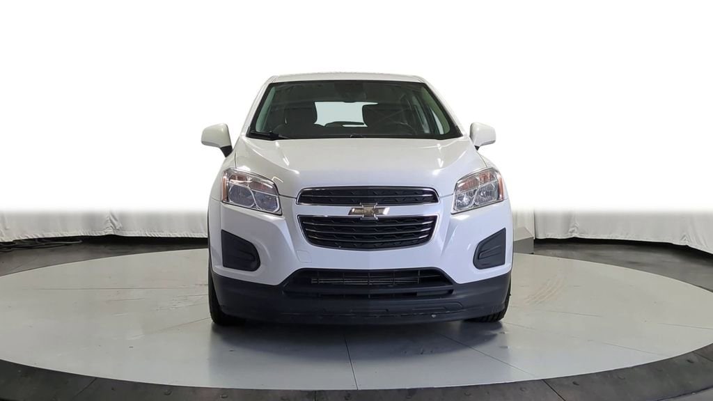 Thumbnail: 2016 Chevrolet Trax - 3
