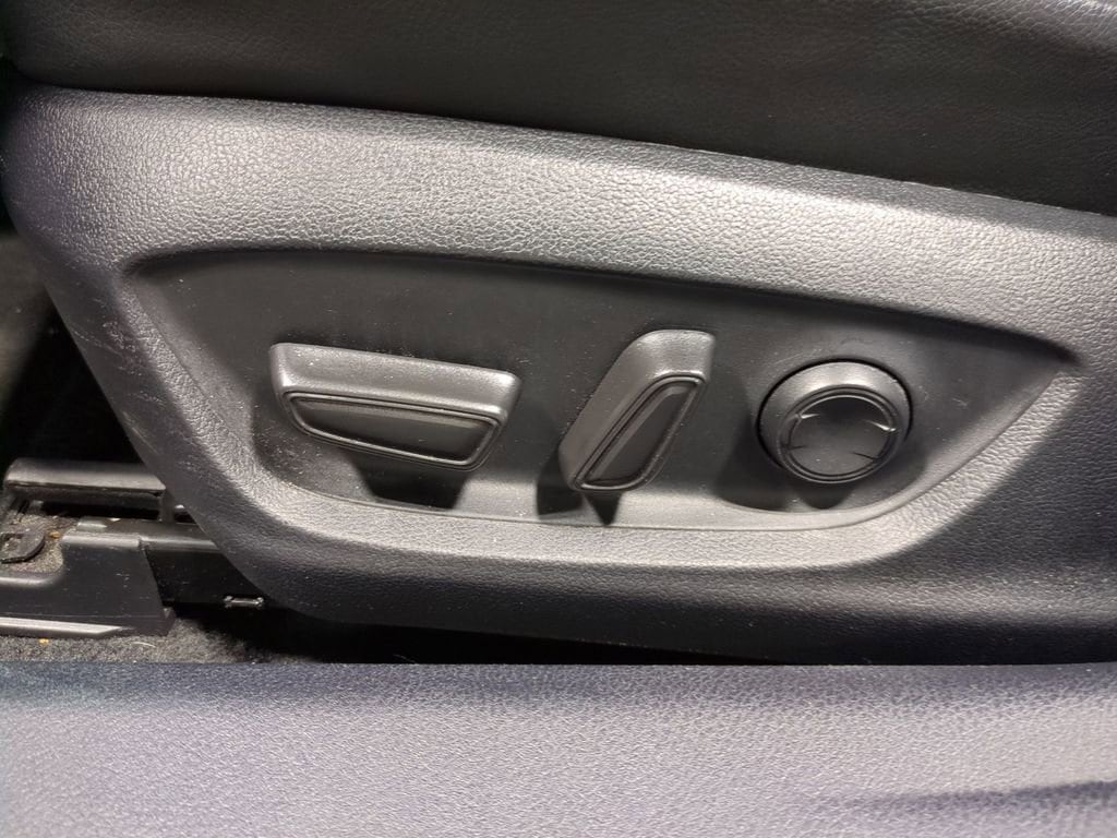 Thumbnail: 2023 Toyota Camry - 16