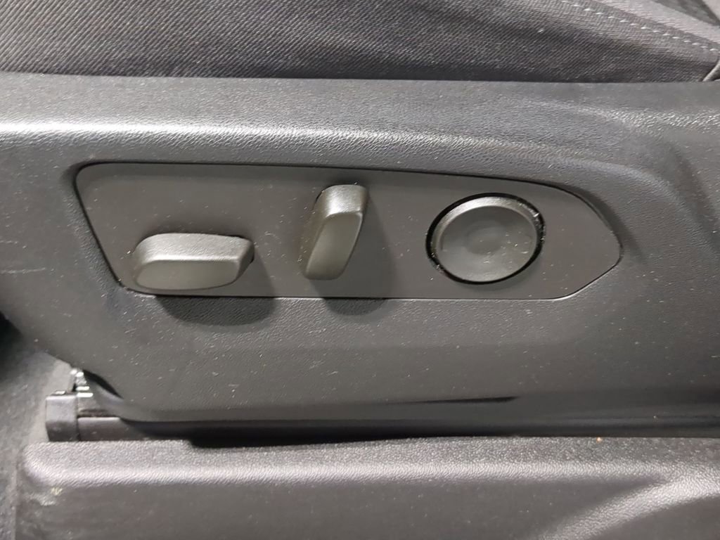 Thumbnail: 2023 GMC Yukon - 29