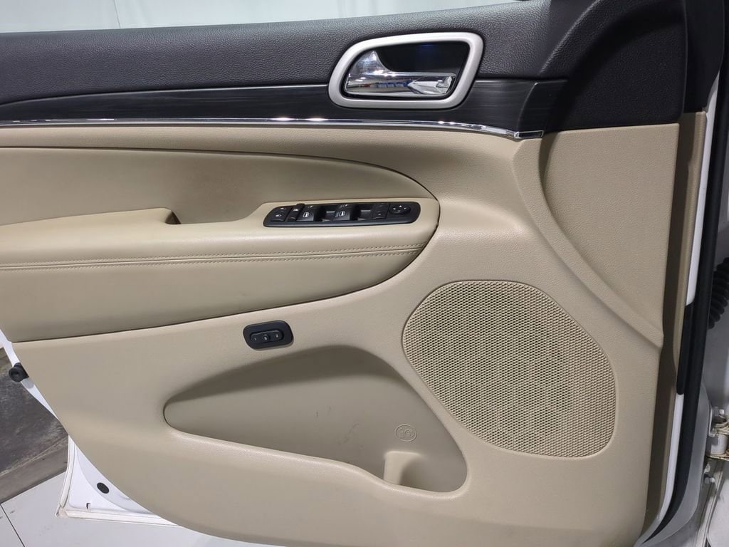 Thumbnail: 2020 Jeep Grand Cherokee - 37