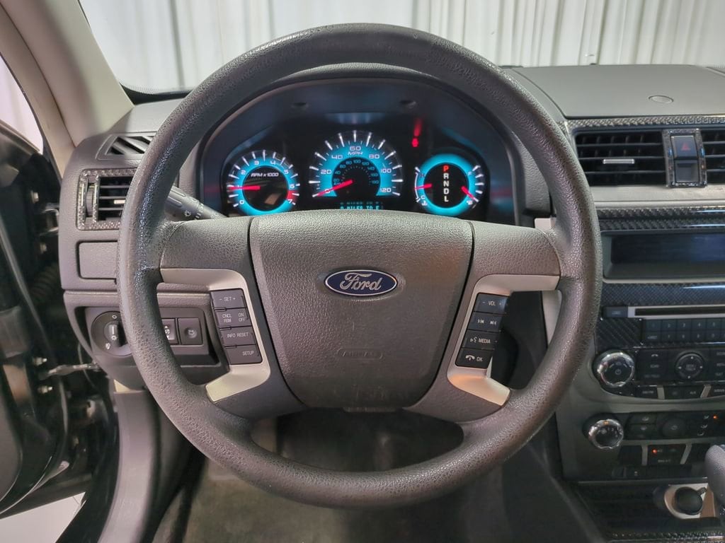 2010 Ford Fusion SE 22