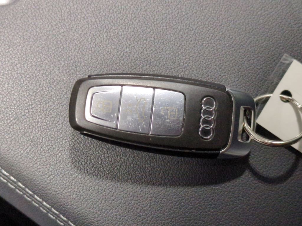 Thumbnail: 2019 Audi A6 - 40